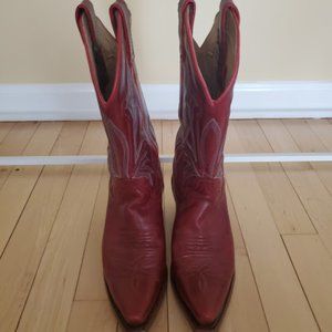 Justin cherry red cowboy boots size 6.5